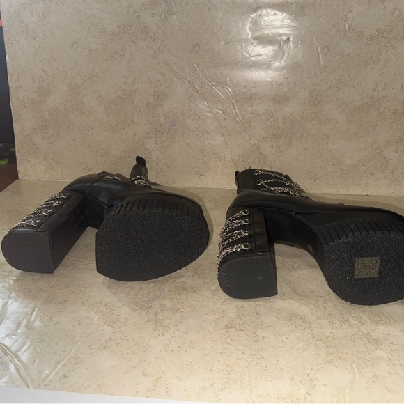 LAMODA Platform Chain Ankle Boots - size 7 EUC - Picture 7 of 13